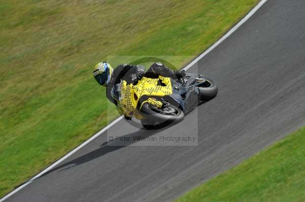 Motorcycle action photographs;cadwell;cadwell park photographs;event digital images;eventdigitalimages;motor racing louth lincolnshire;no limits trackday;peter wileman photography;trackday;trackday digital images;trackday photos