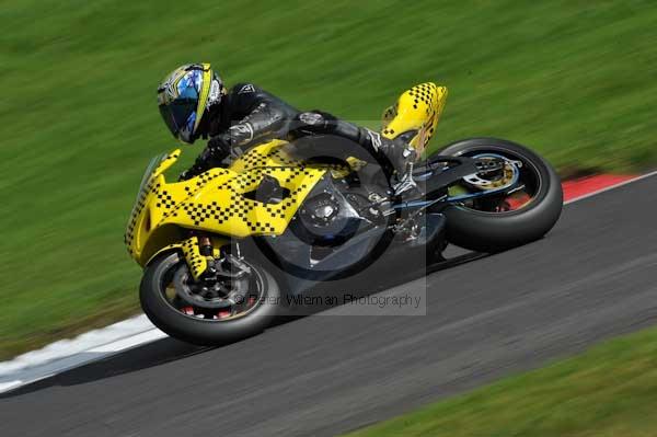 Motorcycle action photographs;cadwell;cadwell park photographs;event digital images;eventdigitalimages;motor racing louth lincolnshire;no limits trackday;peter wileman photography;trackday;trackday digital images;trackday photos