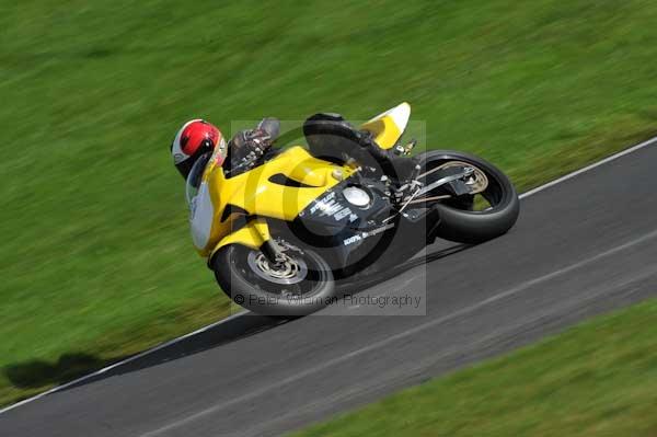 Motorcycle action photographs;cadwell;cadwell park photographs;event digital images;eventdigitalimages;motor racing louth lincolnshire;no limits trackday;peter wileman photography;trackday;trackday digital images;trackday photos