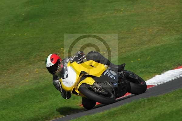 Motorcycle action photographs;cadwell;cadwell park photographs;event digital images;eventdigitalimages;motor racing louth lincolnshire;no limits trackday;peter wileman photography;trackday;trackday digital images;trackday photos