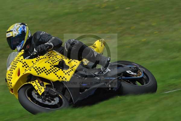 Motorcycle action photographs;cadwell;cadwell park photographs;event digital images;eventdigitalimages;motor racing louth lincolnshire;no limits trackday;peter wileman photography;trackday;trackday digital images;trackday photos