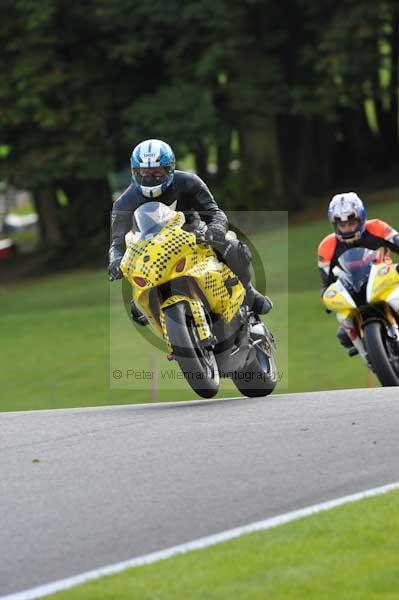 Motorcycle action photographs;cadwell;cadwell park photographs;event digital images;eventdigitalimages;motor racing louth lincolnshire;no limits trackday;peter wileman photography;trackday;trackday digital images;trackday photos