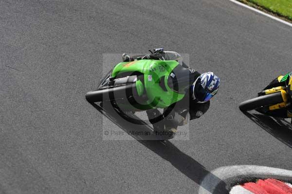 Motorcycle action photographs;cadwell;cadwell park photographs;event digital images;eventdigitalimages;motor racing louth lincolnshire;no limits trackday;peter wileman photography;trackday;trackday digital images;trackday photos