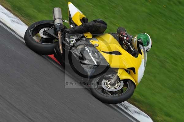 Motorcycle action photographs;cadwell;cadwell park photographs;event digital images;eventdigitalimages;motor racing louth lincolnshire;no limits trackday;peter wileman photography;trackday;trackday digital images;trackday photos