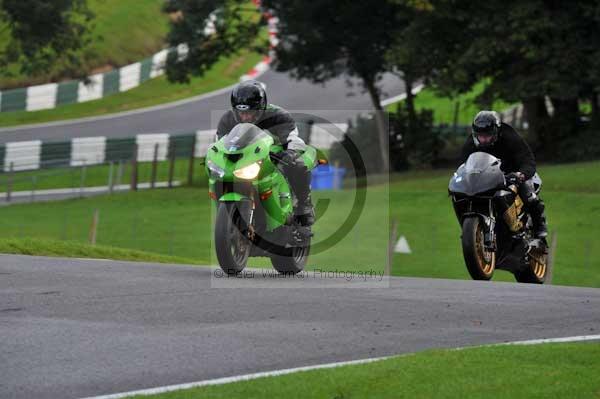 Motorcycle action photographs;cadwell;cadwell park photographs;event digital images;eventdigitalimages;motor racing louth lincolnshire;no limits trackday;peter wileman photography;trackday;trackday digital images;trackday photos