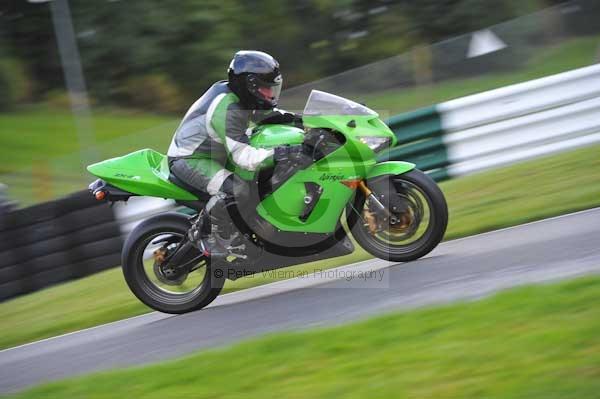 Motorcycle action photographs;cadwell;cadwell park photographs;event digital images;eventdigitalimages;motor racing louth lincolnshire;no limits trackday;peter wileman photography;trackday;trackday digital images;trackday photos