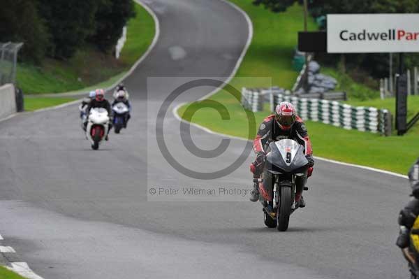 Motorcycle action photographs;cadwell;cadwell park photographs;event digital images;eventdigitalimages;motor racing louth lincolnshire;no limits trackday;peter wileman photography;trackday;trackday digital images;trackday photos