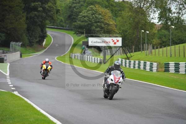 Motorcycle action photographs;cadwell;cadwell park photographs;event digital images;eventdigitalimages;motor racing louth lincolnshire;no limits trackday;peter wileman photography;trackday;trackday digital images;trackday photos