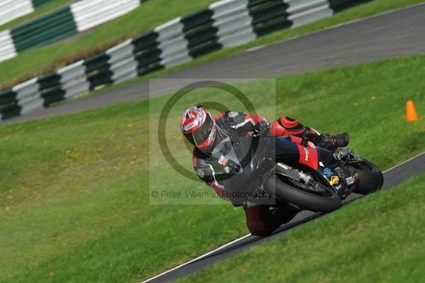 Motorcycle action photographs;cadwell;cadwell park photographs;event digital images;eventdigitalimages;motor racing louth lincolnshire;no limits trackday;peter wileman photography;trackday;trackday digital images;trackday photos