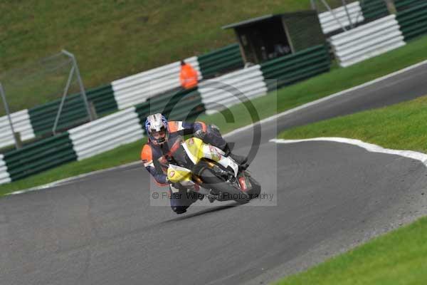 Motorcycle action photographs;cadwell;cadwell park photographs;event digital images;eventdigitalimages;motor racing louth lincolnshire;no limits trackday;peter wileman photography;trackday;trackday digital images;trackday photos