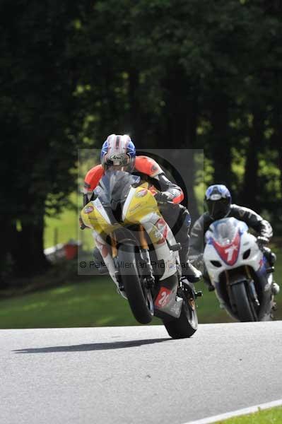 Motorcycle action photographs;cadwell;cadwell park photographs;event digital images;eventdigitalimages;motor racing louth lincolnshire;no limits trackday;peter wileman photography;trackday;trackday digital images;trackday photos