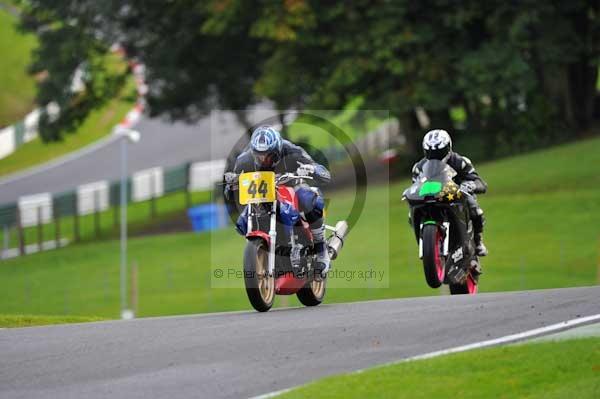 Motorcycle action photographs;cadwell;cadwell park photographs;event digital images;eventdigitalimages;motor racing louth lincolnshire;no limits trackday;peter wileman photography;trackday;trackday digital images;trackday photos