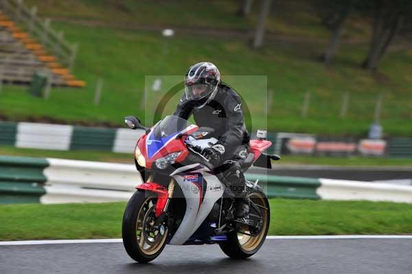 Motorcycle action photographs;cadwell;cadwell park photographs;event digital images;eventdigitalimages;motor racing louth lincolnshire;no limits trackday;peter wileman photography;trackday;trackday digital images;trackday photos