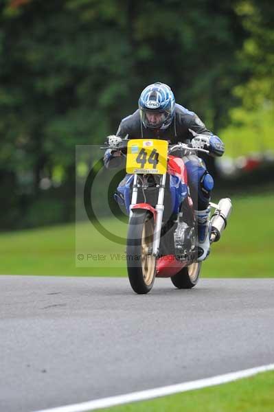 Motorcycle action photographs;cadwell;cadwell park photographs;event digital images;eventdigitalimages;motor racing louth lincolnshire;no limits trackday;peter wileman photography;trackday;trackday digital images;trackday photos