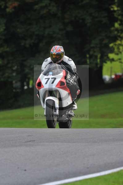 Motorcycle action photographs;cadwell;cadwell park photographs;event digital images;eventdigitalimages;motor racing louth lincolnshire;no limits trackday;peter wileman photography;trackday;trackday digital images;trackday photos