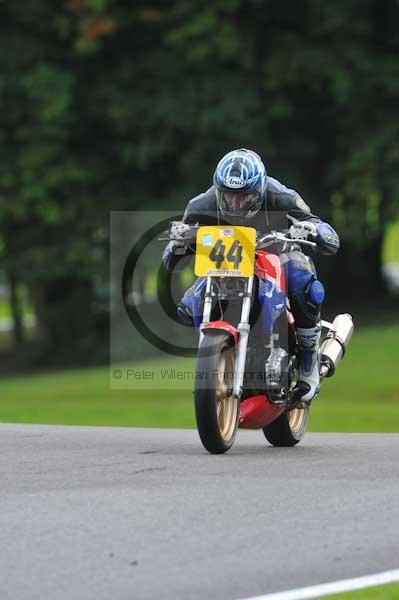 Motorcycle action photographs;cadwell;cadwell park photographs;event digital images;eventdigitalimages;motor racing louth lincolnshire;no limits trackday;peter wileman photography;trackday;trackday digital images;trackday photos