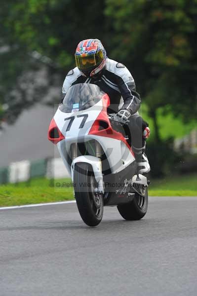 Motorcycle action photographs;cadwell;cadwell park photographs;event digital images;eventdigitalimages;motor racing louth lincolnshire;no limits trackday;peter wileman photography;trackday;trackday digital images;trackday photos