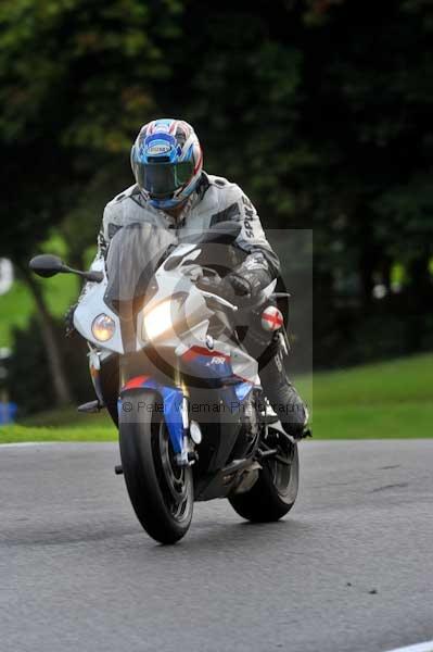 Motorcycle action photographs;cadwell;cadwell park photographs;event digital images;eventdigitalimages;motor racing louth lincolnshire;no limits trackday;peter wileman photography;trackday;trackday digital images;trackday photos