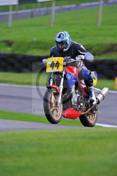 Motorcycle action photographs;cadwell;cadwell park photographs;event digital images;eventdigitalimages;motor racing louth lincolnshire;no limits trackday;peter wileman photography;trackday;trackday digital images;trackday photos