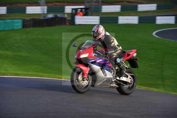 Motorcycle action photographs;cadwell;cadwell park photographs;event digital images;eventdigitalimages;motor racing louth lincolnshire;no limits trackday;peter wileman photography;trackday;trackday digital images;trackday photos