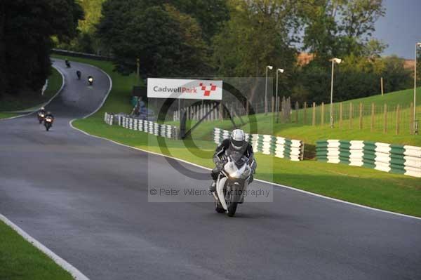 Motorcycle action photographs;cadwell;cadwell park photographs;event digital images;eventdigitalimages;motor racing louth lincolnshire;no limits trackday;peter wileman photography;trackday;trackday digital images;trackday photos