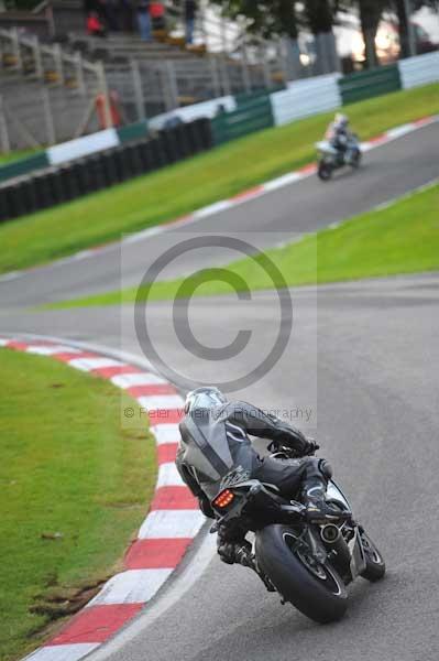 Motorcycle action photographs;cadwell;cadwell park photographs;event digital images;eventdigitalimages;motor racing louth lincolnshire;no limits trackday;peter wileman photography;trackday;trackday digital images;trackday photos