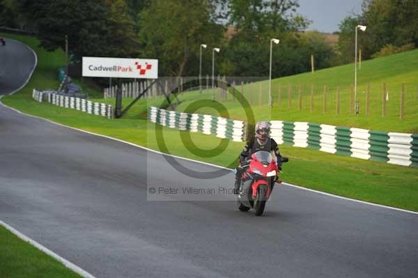 Motorcycle action photographs;cadwell;cadwell park photographs;event digital images;eventdigitalimages;motor racing louth lincolnshire;no limits trackday;peter wileman photography;trackday;trackday digital images;trackday photos