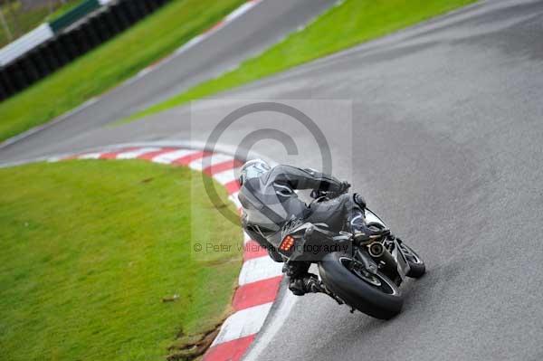 Motorcycle action photographs;cadwell;cadwell park photographs;event digital images;eventdigitalimages;motor racing louth lincolnshire;no limits trackday;peter wileman photography;trackday;trackday digital images;trackday photos