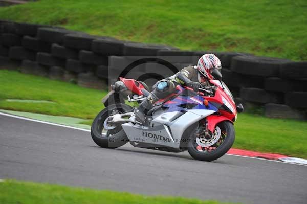 Motorcycle action photographs;cadwell;cadwell park photographs;event digital images;eventdigitalimages;motor racing louth lincolnshire;no limits trackday;peter wileman photography;trackday;trackday digital images;trackday photos