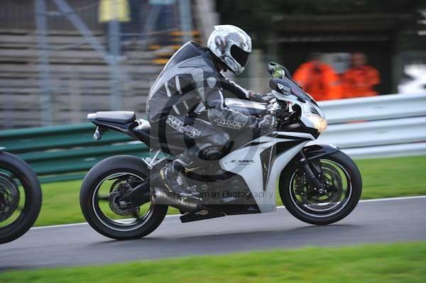 Motorcycle action photographs;cadwell;cadwell park photographs;event digital images;eventdigitalimages;motor racing louth lincolnshire;no limits trackday;peter wileman photography;trackday;trackday digital images;trackday photos