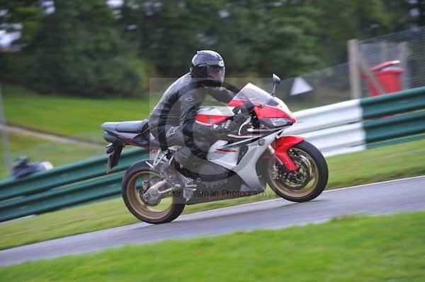 Motorcycle action photographs;cadwell;cadwell park photographs;event digital images;eventdigitalimages;motor racing louth lincolnshire;no limits trackday;peter wileman photography;trackday;trackday digital images;trackday photos