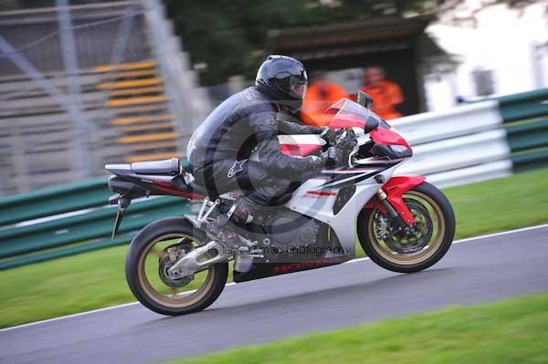 Motorcycle action photographs;cadwell;cadwell park photographs;event digital images;eventdigitalimages;motor racing louth lincolnshire;no limits trackday;peter wileman photography;trackday;trackday digital images;trackday photos