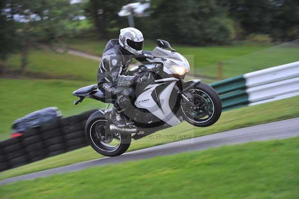 Motorcycle action photographs;cadwell;cadwell park photographs;event digital images;eventdigitalimages;motor racing louth lincolnshire;no limits trackday;peter wileman photography;trackday;trackday digital images;trackday photos