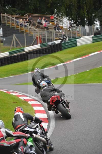 Motorcycle action photographs;cadwell;cadwell park photographs;event digital images;eventdigitalimages;motor racing louth lincolnshire;no limits trackday;peter wileman photography;trackday;trackday digital images;trackday photos