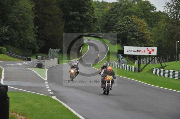 Motorcycle action photographs;cadwell;cadwell park photographs;event digital images;eventdigitalimages;motor racing louth lincolnshire;no limits trackday;peter wileman photography;trackday;trackday digital images;trackday photos