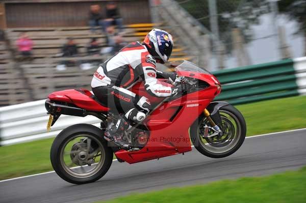 Motorcycle action photographs;cadwell;cadwell park photographs;event digital images;eventdigitalimages;motor racing louth lincolnshire;no limits trackday;peter wileman photography;trackday;trackday digital images;trackday photos