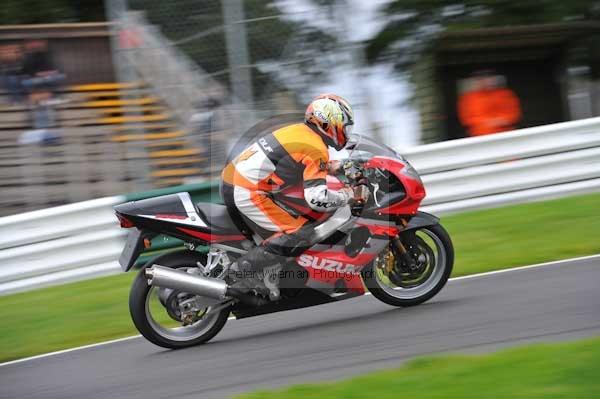 Motorcycle action photographs;cadwell;cadwell park photographs;event digital images;eventdigitalimages;motor racing louth lincolnshire;no limits trackday;peter wileman photography;trackday;trackday digital images;trackday photos