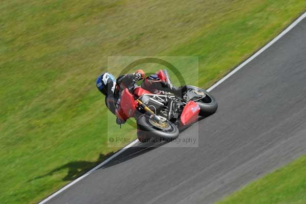 Motorcycle action photographs;cadwell;cadwell park photographs;event digital images;eventdigitalimages;motor racing louth lincolnshire;no limits trackday;peter wileman photography;trackday;trackday digital images;trackday photos