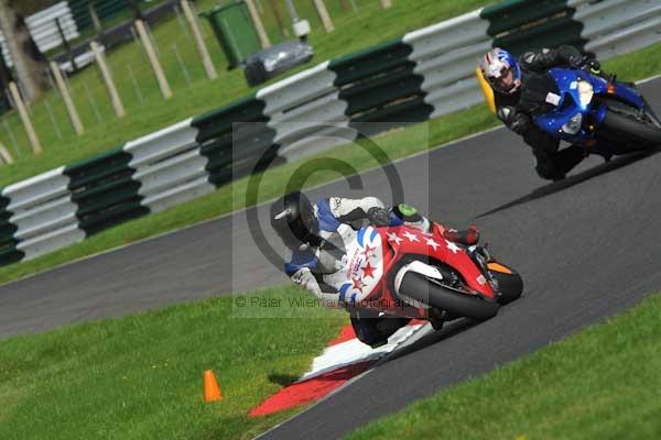 Motorcycle action photographs;cadwell;cadwell park photographs;event digital images;eventdigitalimages;motor racing louth lincolnshire;no limits trackday;peter wileman photography;trackday;trackday digital images;trackday photos