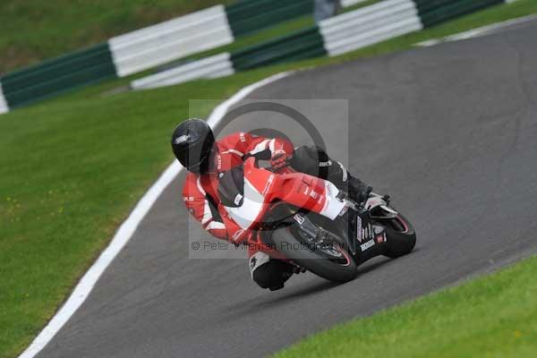 Motorcycle action photographs;cadwell;cadwell park photographs;event digital images;eventdigitalimages;motor racing louth lincolnshire;no limits trackday;peter wileman photography;trackday;trackday digital images;trackday photos