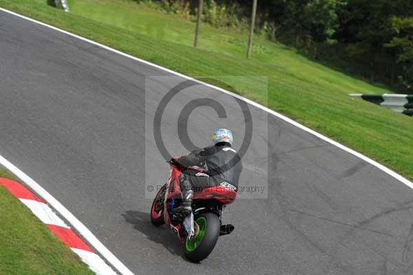 Motorcycle action photographs;cadwell;cadwell park photographs;event digital images;eventdigitalimages;motor racing louth lincolnshire;no limits trackday;peter wileman photography;trackday;trackday digital images;trackday photos