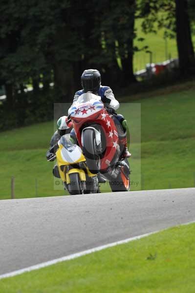 Motorcycle action photographs;cadwell;cadwell park photographs;event digital images;eventdigitalimages;motor racing louth lincolnshire;no limits trackday;peter wileman photography;trackday;trackday digital images;trackday photos