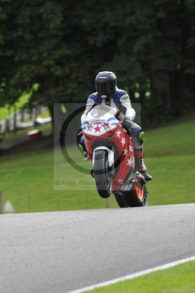 Motorcycle action photographs;cadwell;cadwell park photographs;event digital images;eventdigitalimages;motor racing louth lincolnshire;no limits trackday;peter wileman photography;trackday;trackday digital images;trackday photos