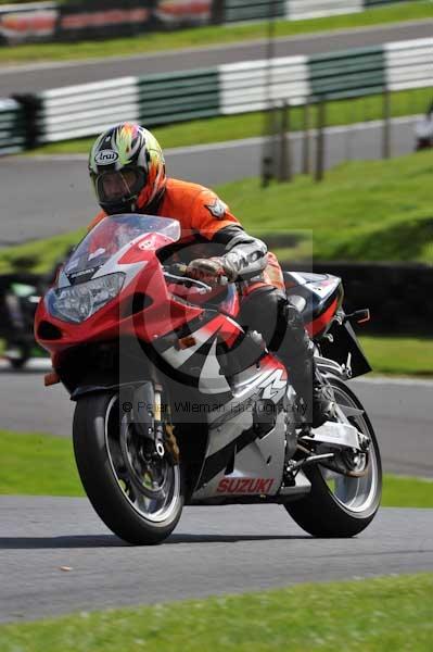 Motorcycle action photographs;cadwell;cadwell park photographs;event digital images;eventdigitalimages;motor racing louth lincolnshire;no limits trackday;peter wileman photography;trackday;trackday digital images;trackday photos