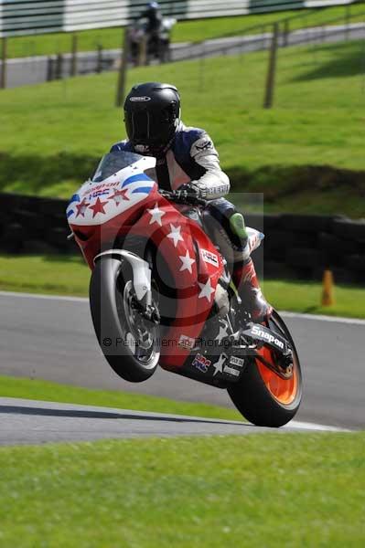 Motorcycle action photographs;cadwell;cadwell park photographs;event digital images;eventdigitalimages;motor racing louth lincolnshire;no limits trackday;peter wileman photography;trackday;trackday digital images;trackday photos