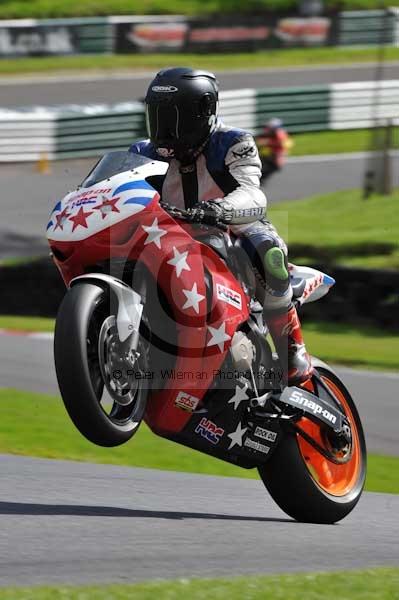 Motorcycle action photographs;cadwell;cadwell park photographs;event digital images;eventdigitalimages;motor racing louth lincolnshire;no limits trackday;peter wileman photography;trackday;trackday digital images;trackday photos