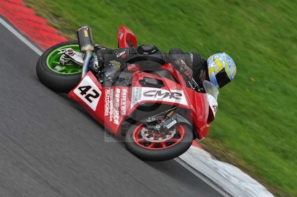 Motorcycle action photographs;cadwell;cadwell park photographs;event digital images;eventdigitalimages;motor racing louth lincolnshire;no limits trackday;peter wileman photography;trackday;trackday digital images;trackday photos