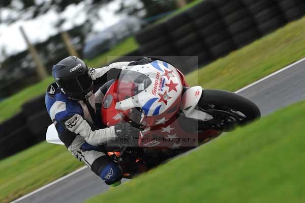 Motorcycle action photographs;cadwell;cadwell park photographs;event digital images;eventdigitalimages;motor racing louth lincolnshire;no limits trackday;peter wileman photography;trackday;trackday digital images;trackday photos