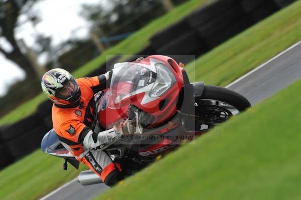 Motorcycle action photographs;cadwell;cadwell park photographs;event digital images;eventdigitalimages;motor racing louth lincolnshire;no limits trackday;peter wileman photography;trackday;trackday digital images;trackday photos