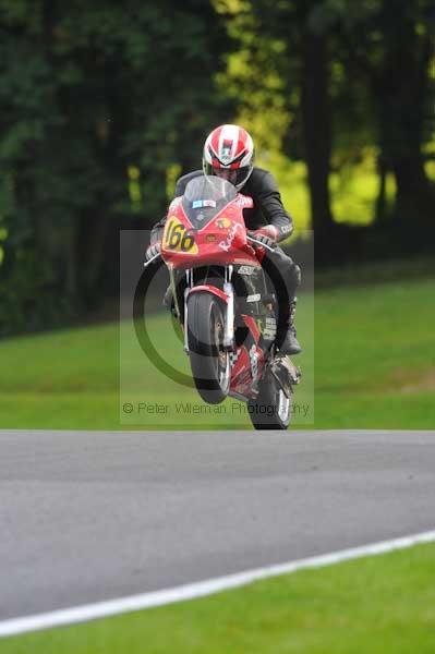 Motorcycle action photographs;cadwell;cadwell park photographs;event digital images;eventdigitalimages;motor racing louth lincolnshire;no limits trackday;peter wileman photography;trackday;trackday digital images;trackday photos